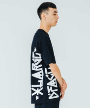 Load image into Gallery viewer, XLARGE x D*FACE S/S BIG PRINT POCKET TEE
