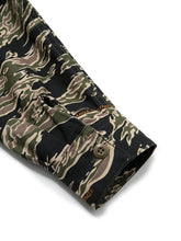 Load image into Gallery viewer, BACK SATIN MILITARY SHIRT
